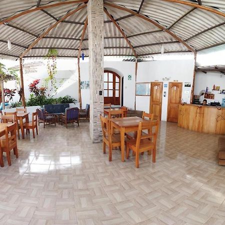 פורטו איורה Hostal White House Galapagos מראה חיצוני תמונה