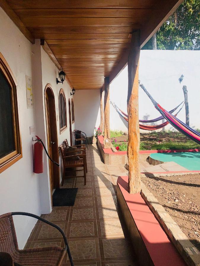 פורטו איורה Hostal White House Galapagos מראה חיצוני תמונה