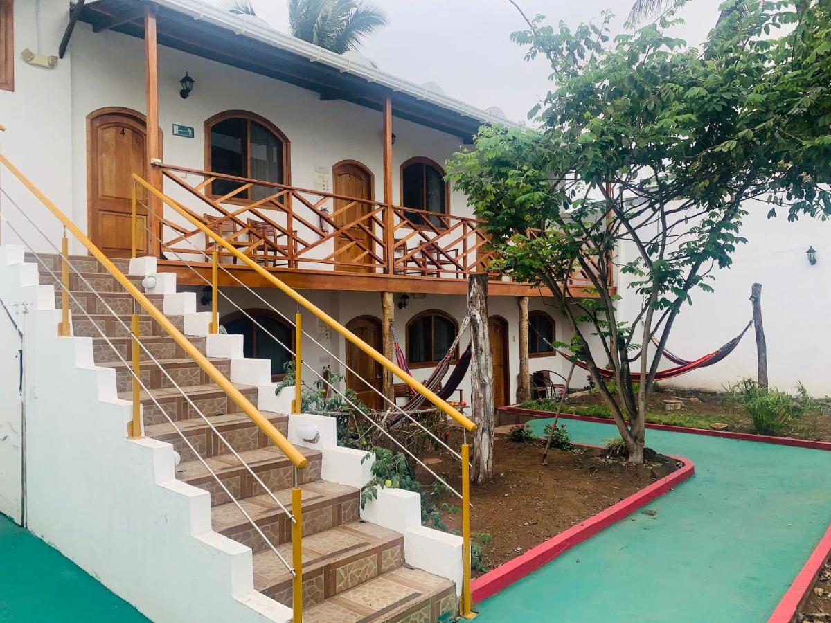 פורטו איורה Hostal White House Galapagos מראה חיצוני תמונה