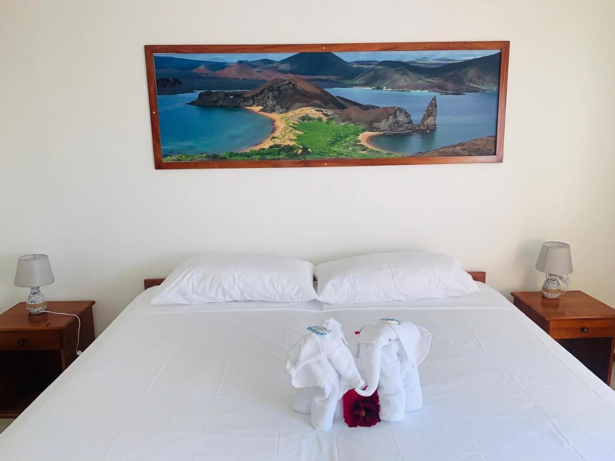 פורטו איורה Hostal White House Galapagos מראה חיצוני תמונה