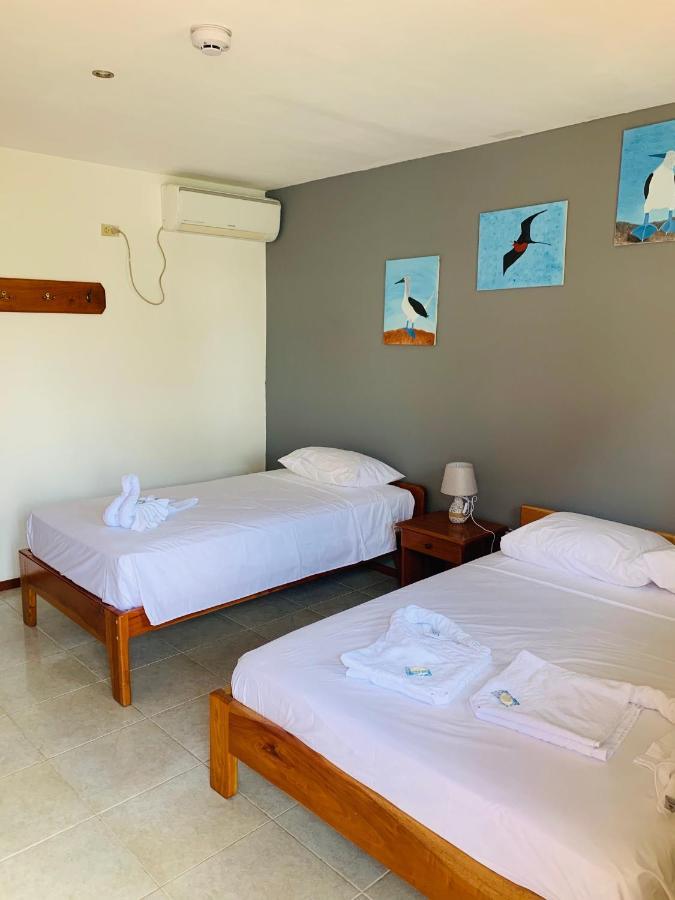 פורטו איורה Hostal White House Galapagos מראה חיצוני תמונה