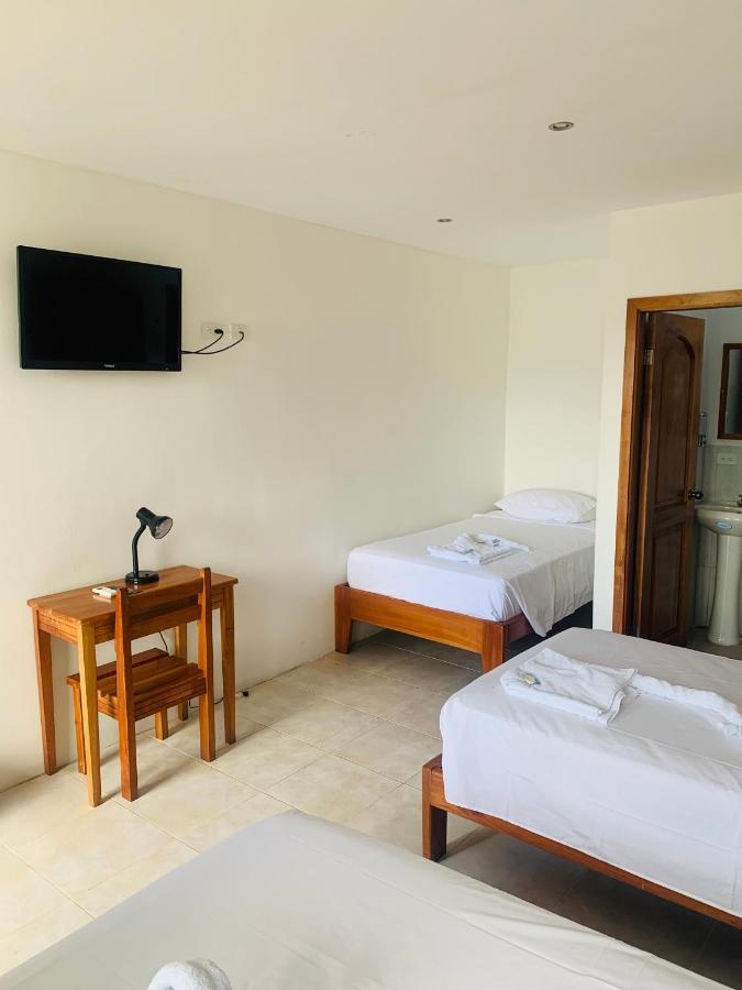 פורטו איורה Hostal White House Galapagos מראה חיצוני תמונה
