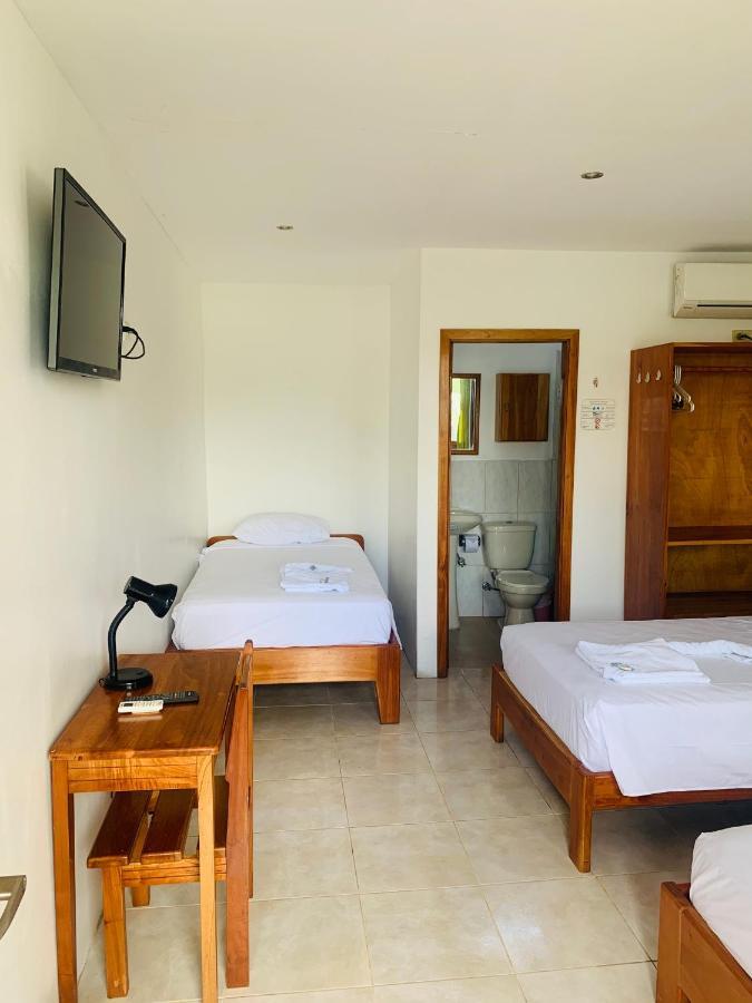 פורטו איורה Hostal White House Galapagos מראה חיצוני תמונה