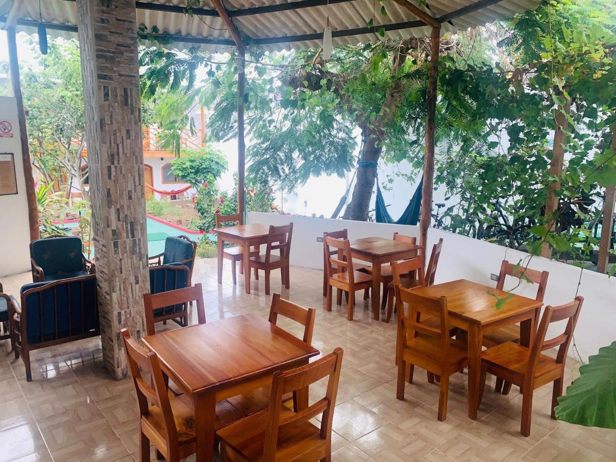 פורטו איורה Hostal White House Galapagos מראה חיצוני תמונה