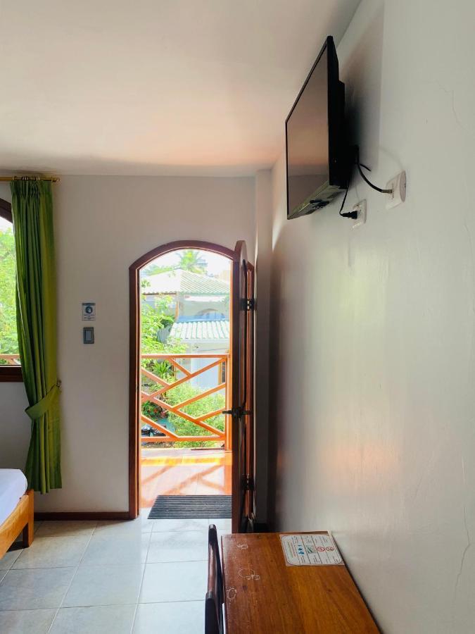 פורטו איורה Hostal White House Galapagos מראה חיצוני תמונה