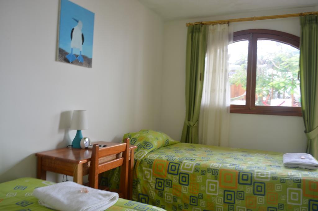 פורטו איורה Hostal White House Galapagos מראה חיצוני תמונה