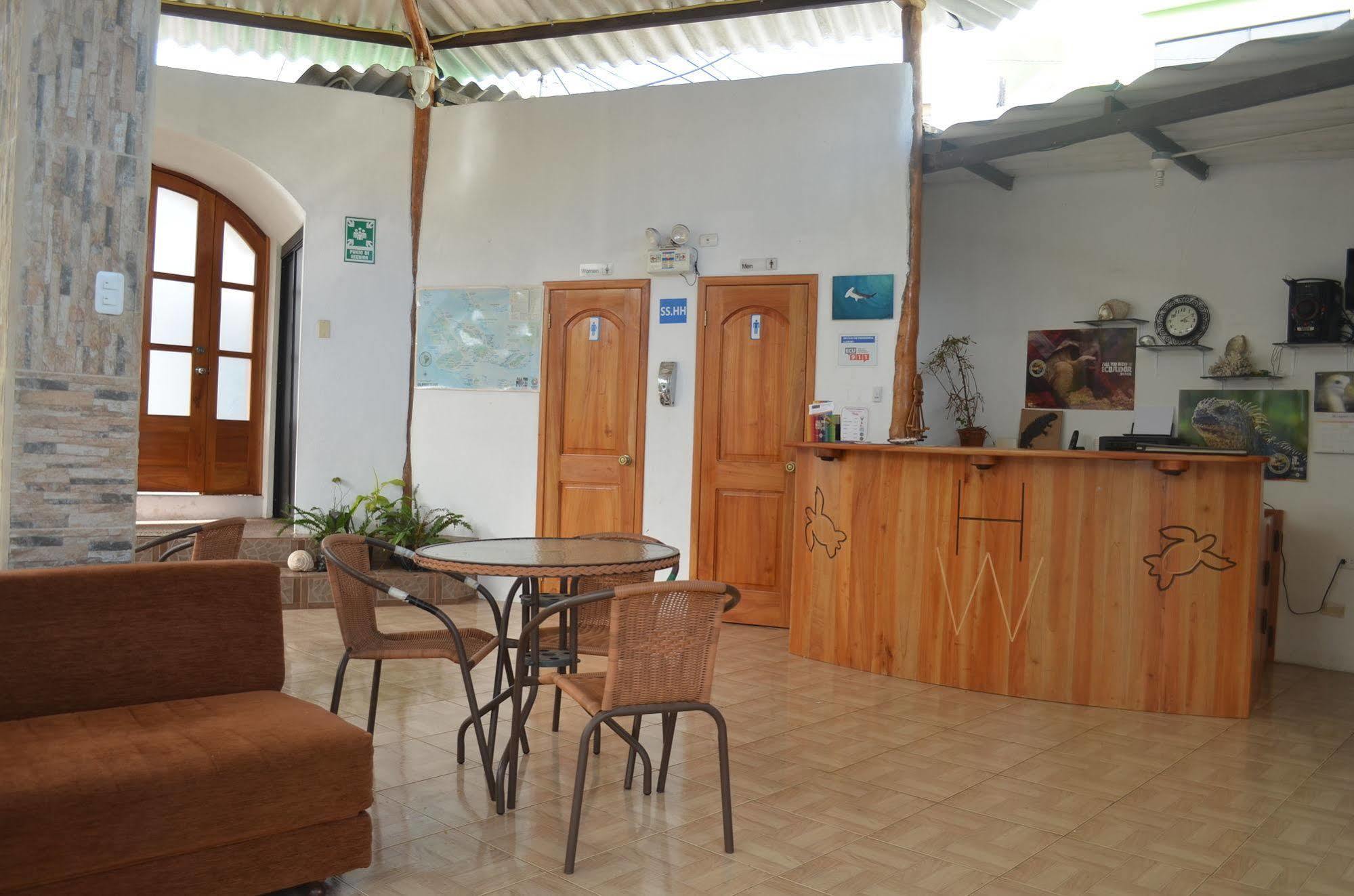 פורטו איורה Hostal White House Galapagos מראה חיצוני תמונה