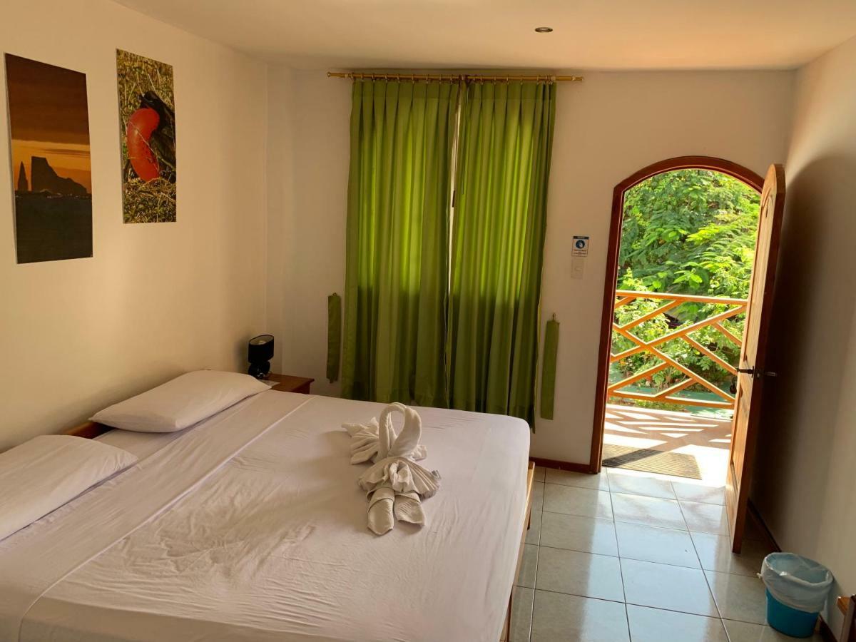 פורטו איורה Hostal White House Galapagos מראה חיצוני תמונה