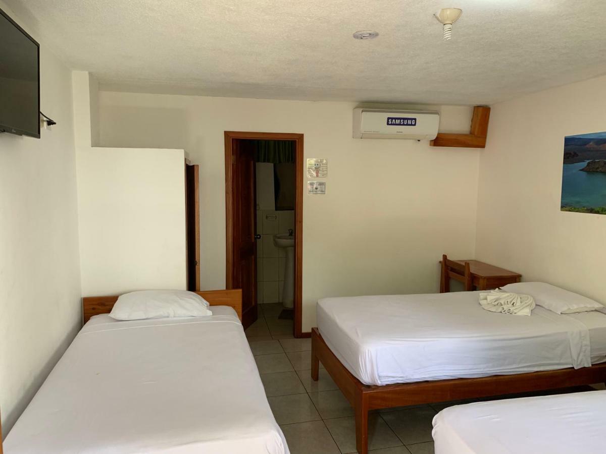 פורטו איורה Hostal White House Galapagos מראה חיצוני תמונה