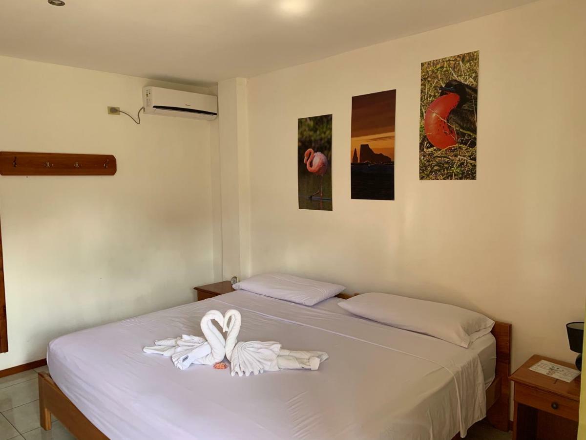 פורטו איורה Hostal White House Galapagos מראה חיצוני תמונה