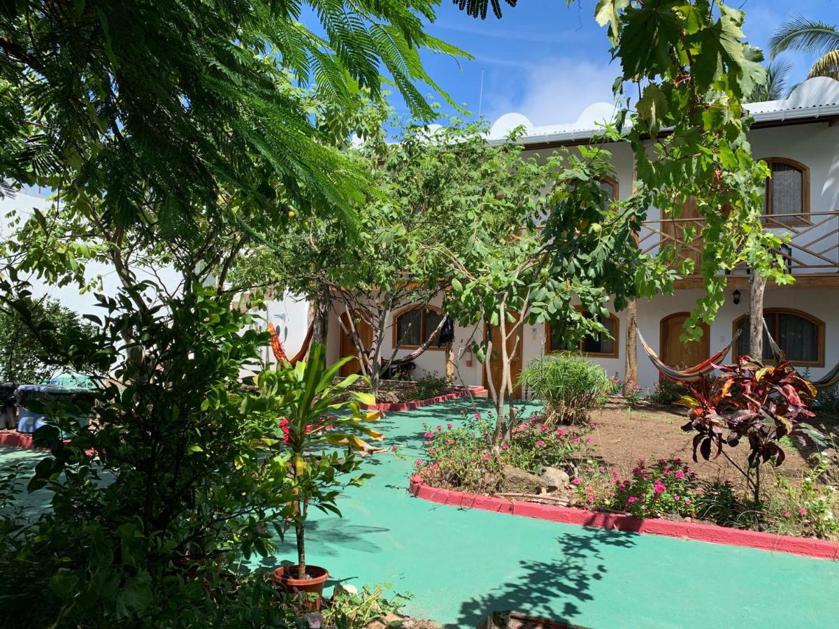 פורטו איורה Hostal White House Galapagos מראה חיצוני תמונה